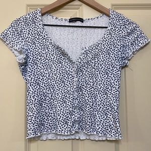 Floral shirts, selling in bundle